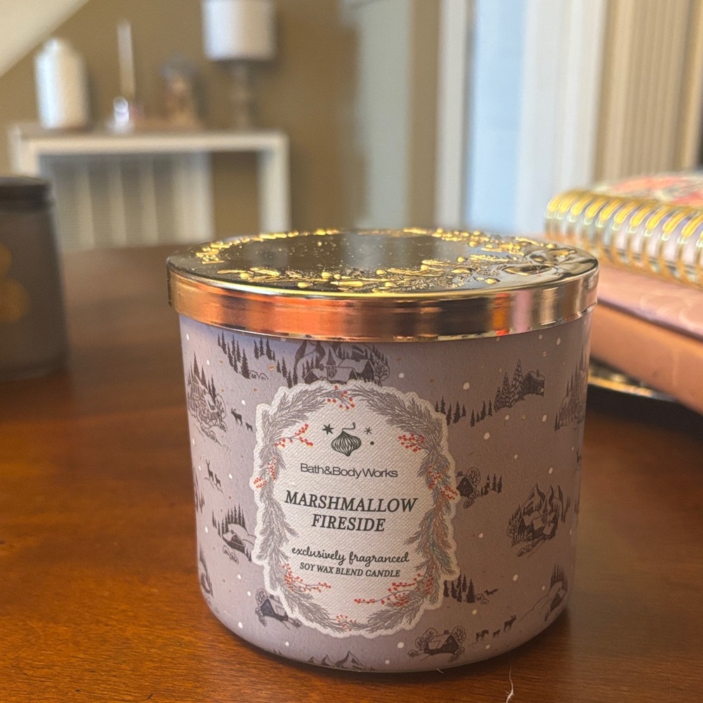 Bath & Body Works Marshmallow Fireside Candle with Copper Lid